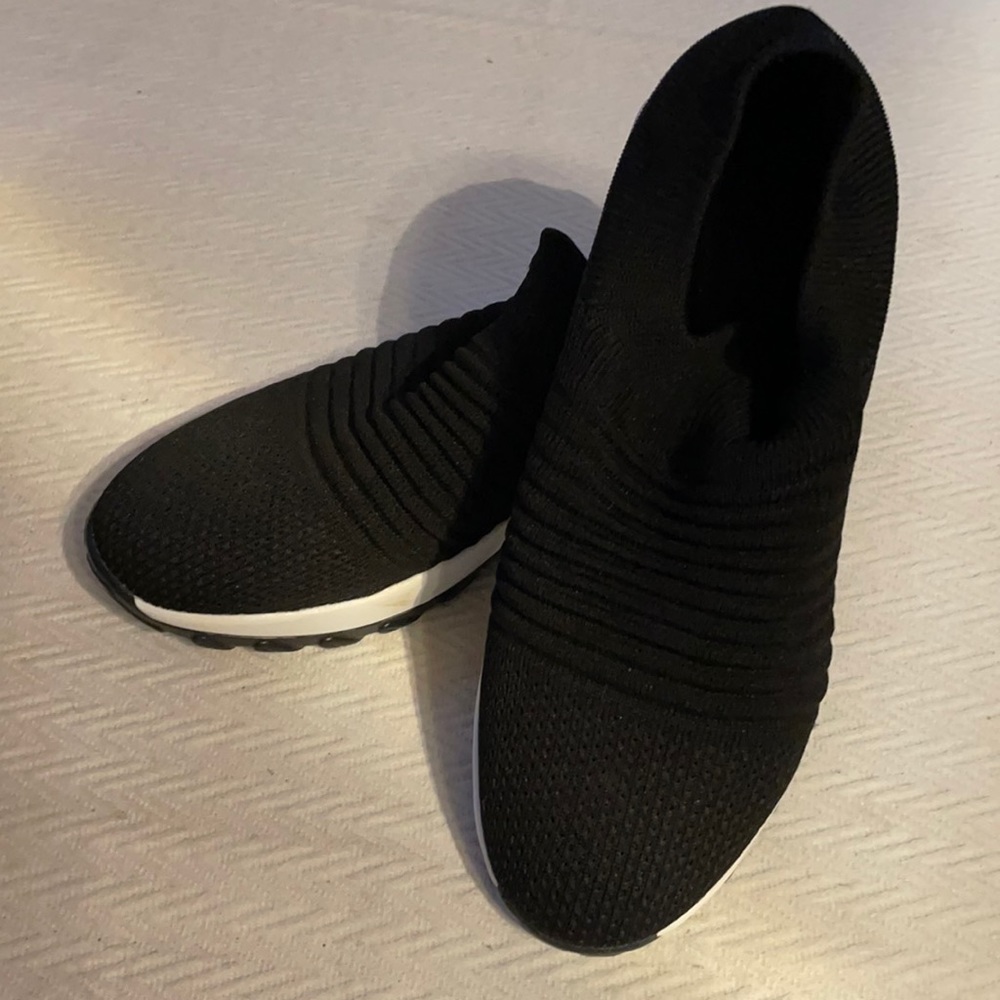 NWOT STQ SHOES